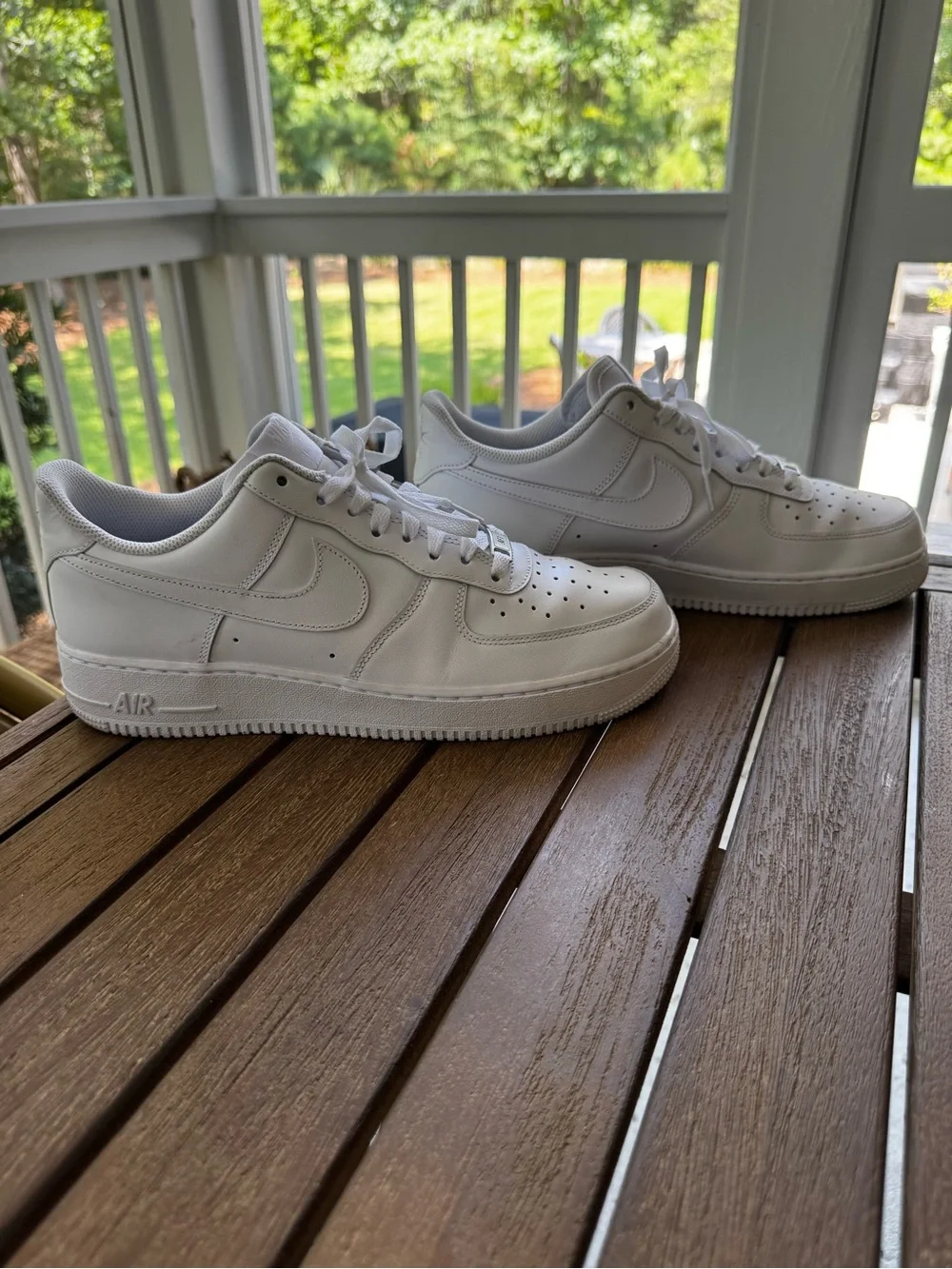 Nike low clean